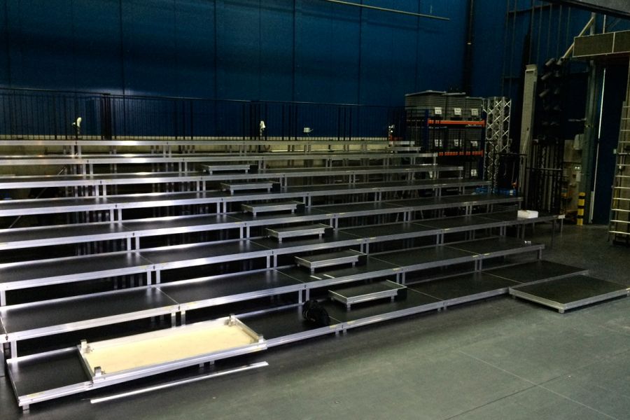 oberflaechen_Referenz_apqstage_12.JPG
