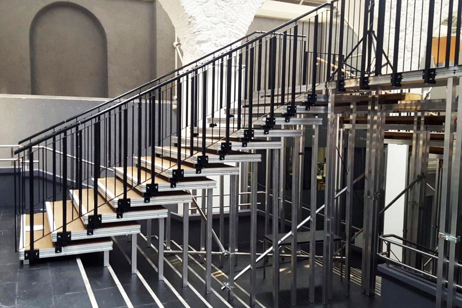 treppe_alu_referenz_apqstage_1.JPG