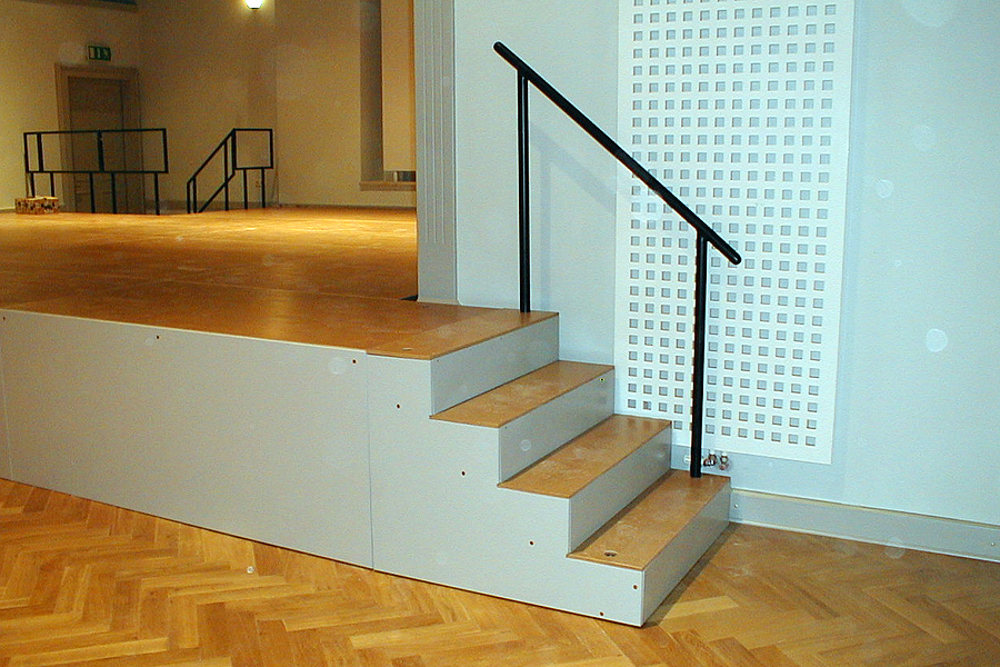 verblendung_holz_referenz_apqstage_1.JPG
