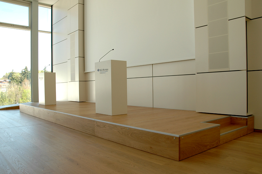 verblendung_holz_referenz_apqstage_2.JPG