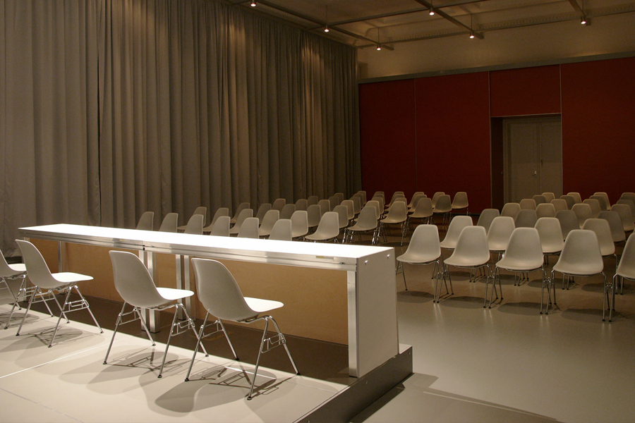 verblendung_holz_referenz_apqstage_4.jpg